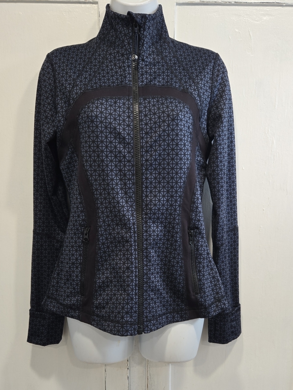 LULULEMON DEFINE JACKET GEO PRINTED INKWELL PATTERN. SIZE 8.. #8222